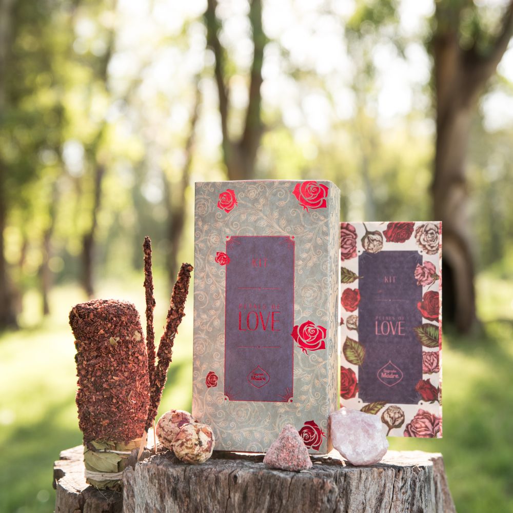 Sagrada Madre Petals of Love Kit